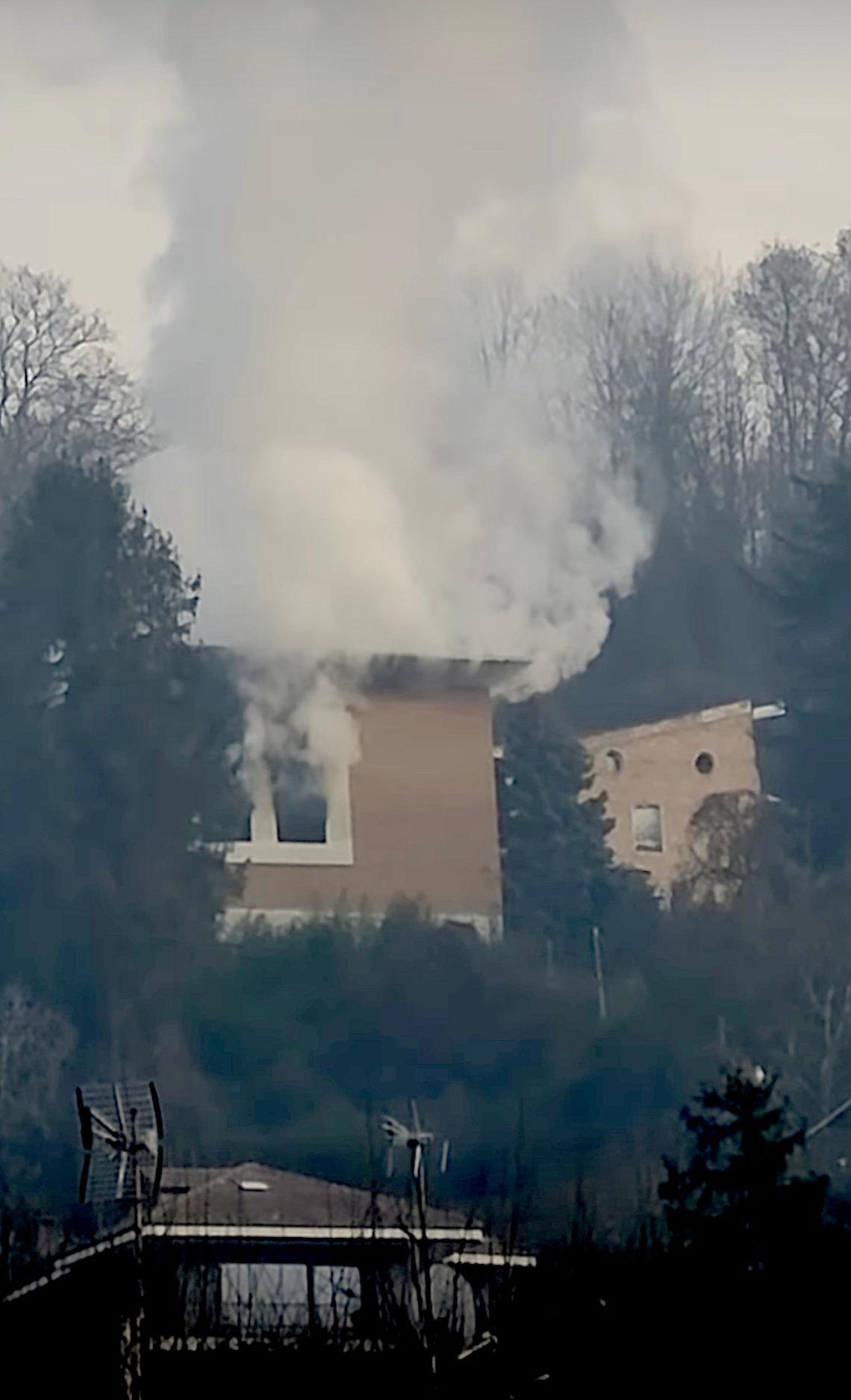 Festeggiano il capodanno dentro l'ex centro di accoglienza e scoppia l'incendio