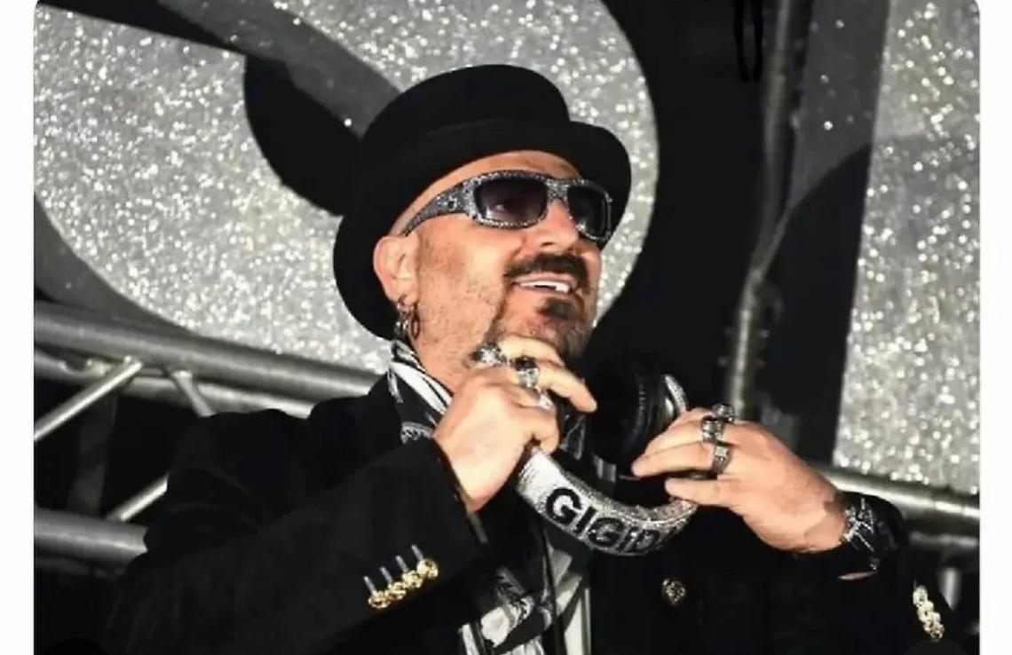 Il ritorno del Capitano Gigi D’Agostino dalla costa Smeralda, palco galleggiante di Sanremo 2024