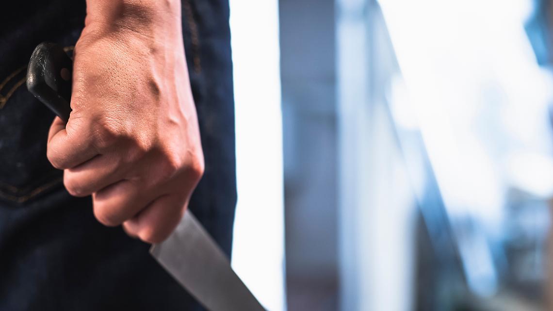 Con il coltello in mano voleva rapinare il Carrefour