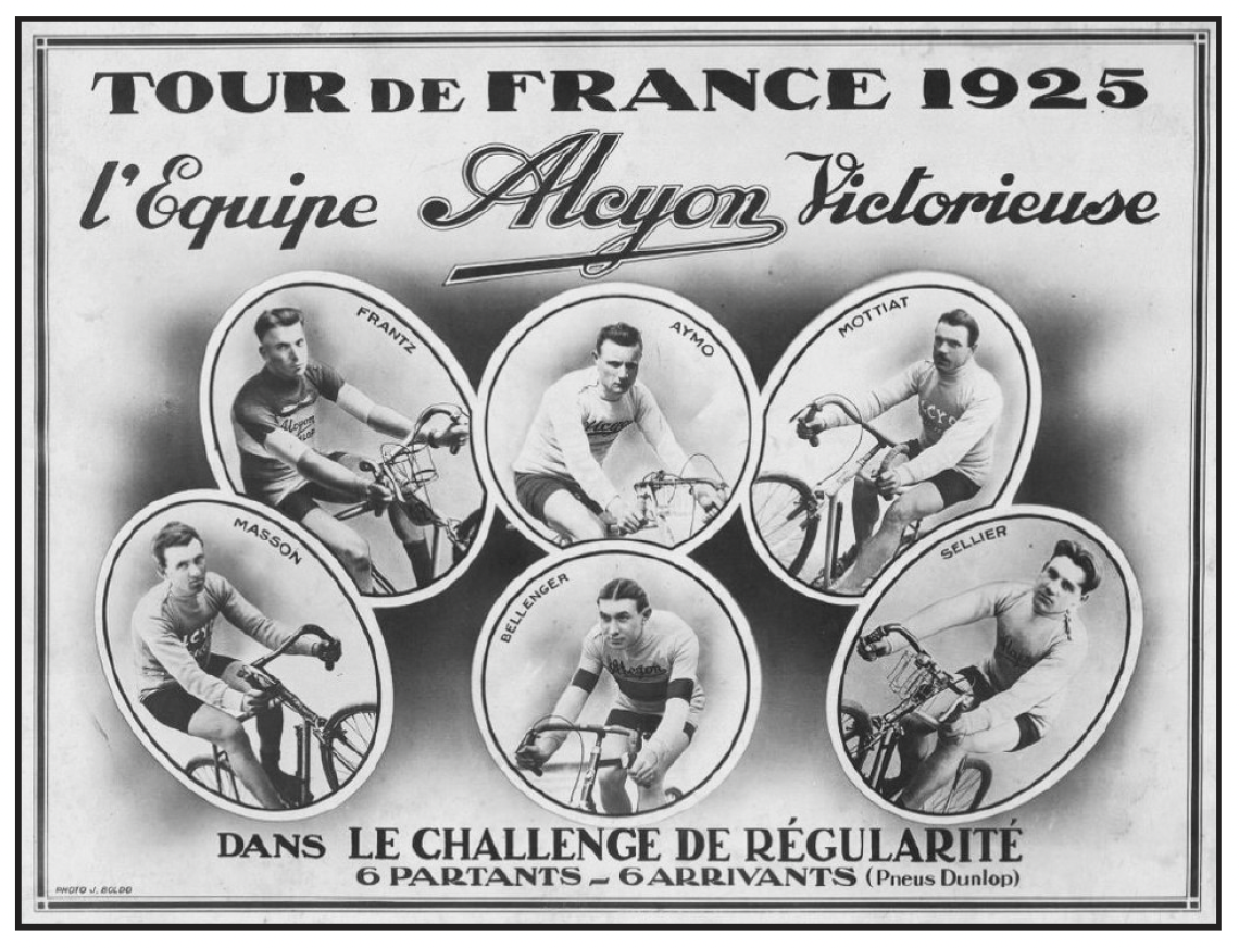 NEL RIQUADRO Aymo in evidenza in questa cartolina con l’Alcyon vittoriosa al Tour del 1925.