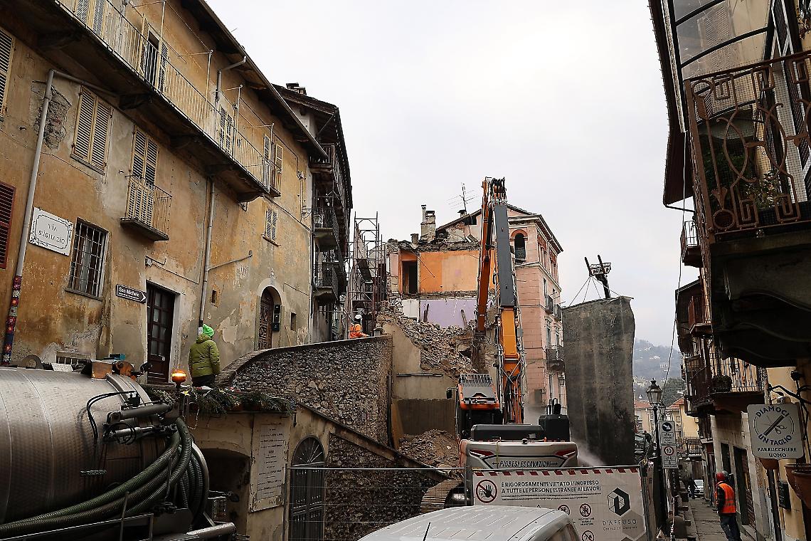 L'edificio viene buttato giù e il centro storico chiude. Ecco le modifiche alla viabilità 