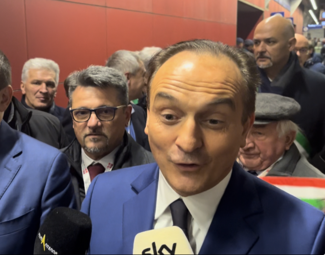 Alberto Cirio a Porta Susa dopo la corsa inaugurale