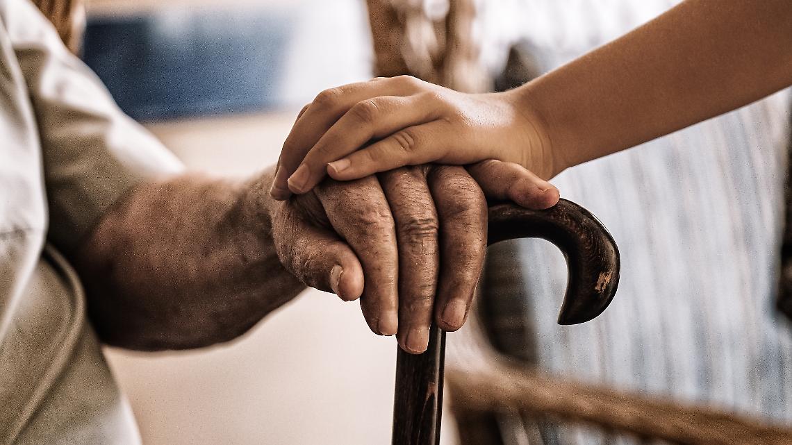 anziano, testamento, eredità, l'avvocato risponde