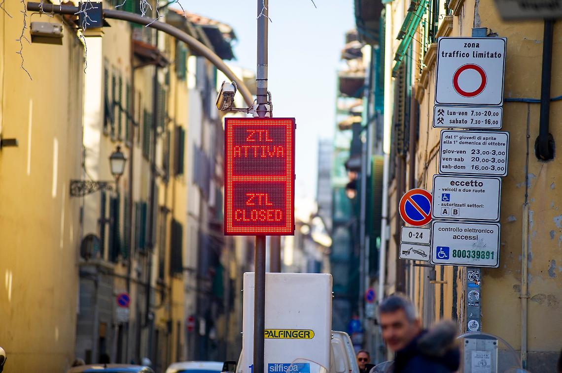 6 mila multe ai varchi della Ztl! La zona traffico limitato non la rispetta nessuno