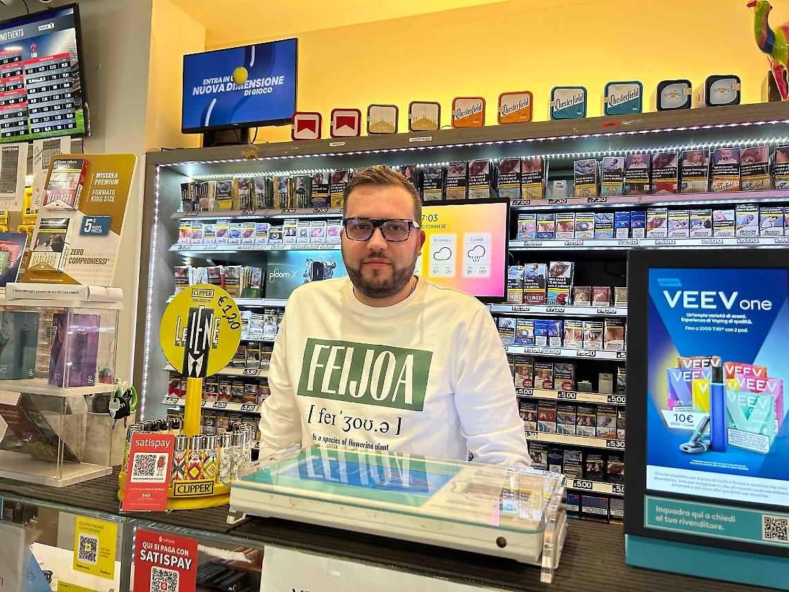 Truffa del tabaccaio e carte prepagate. "Attenzione: se chiamano dal numero verde non ricaricate"