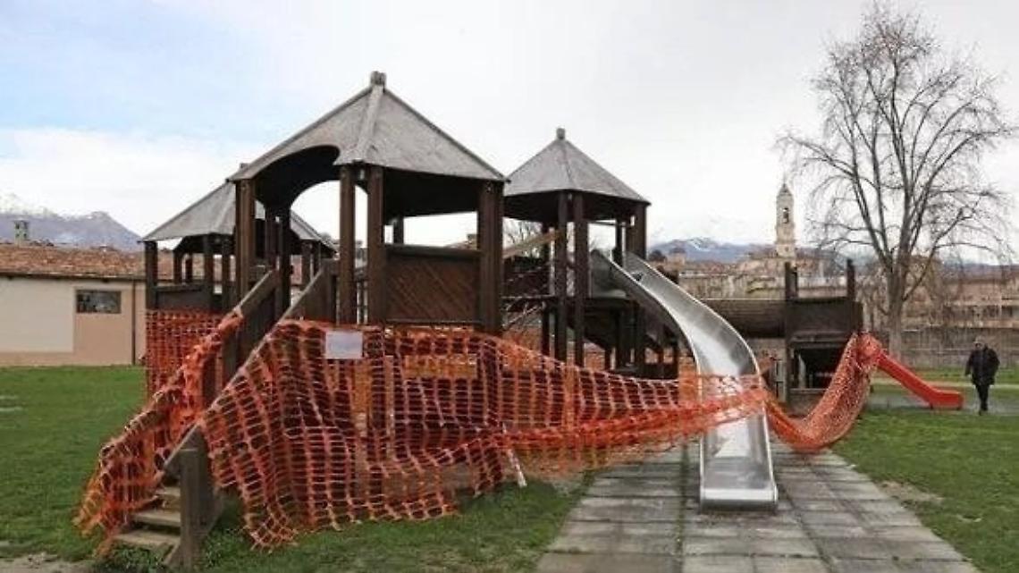 Parco Dora: la vergogna di Ivrea, un parco giochi per bambini sacrificato per gli autovelox. La petizione che fa infuriare l'amministrazione