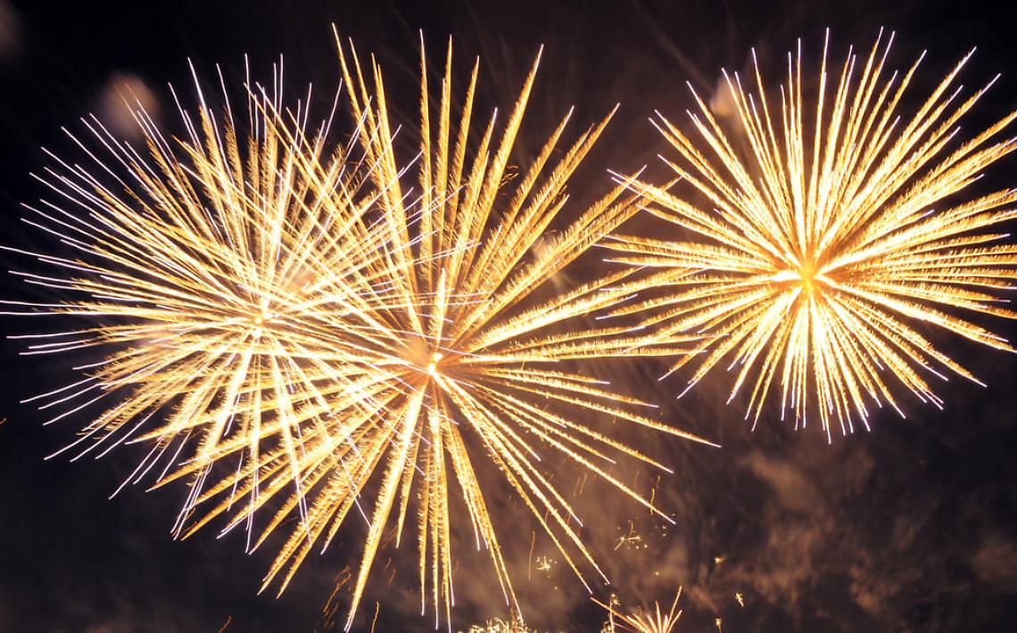 Chi vuole i fuochi d'artificio alla festa patronale? Il Comune del Canavese lancia il curioso sondaggio