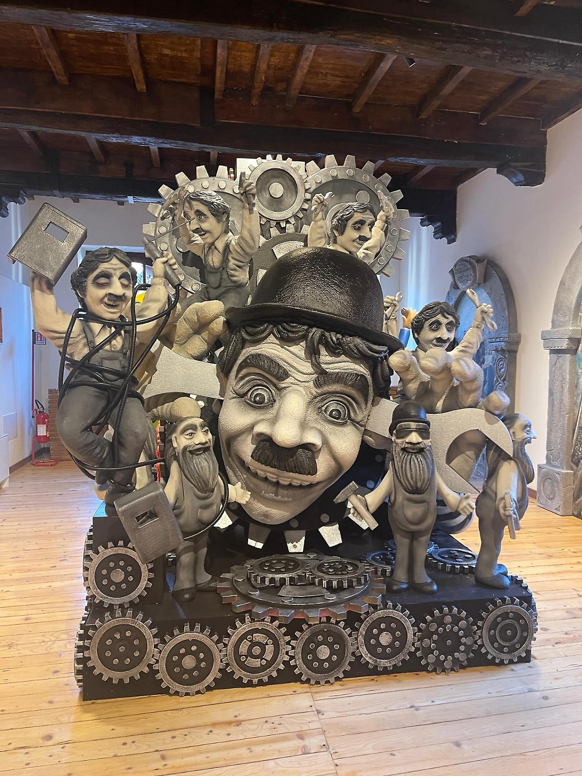Carro Tempi Moderni