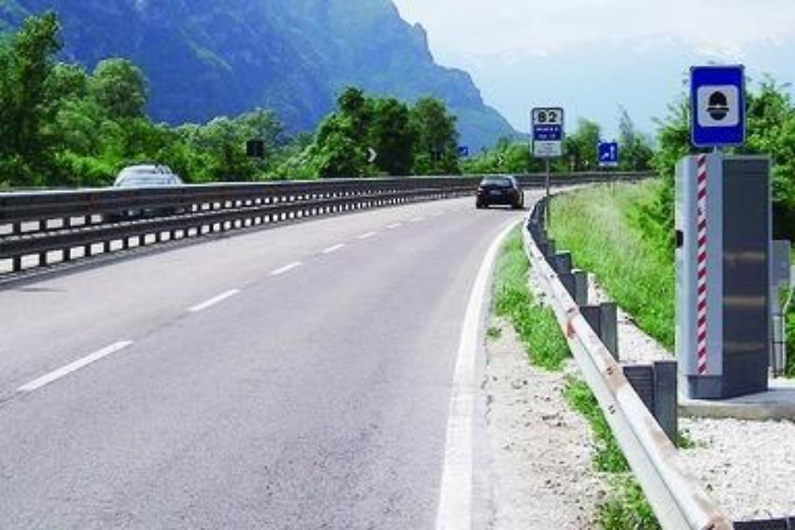 Macchine che corrono e danni alle auto parcheggiate: le provinciali nelle Valli di Lanzo non sono sicure 
