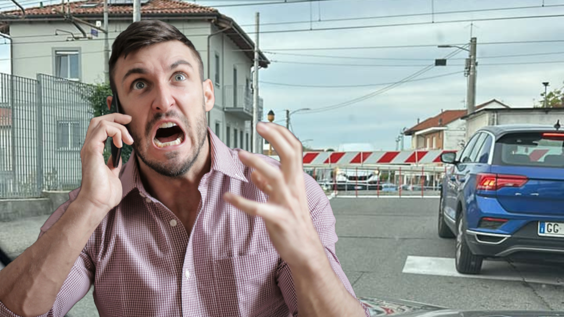Continuano le odissee degli automobilisti al passaggio a livello