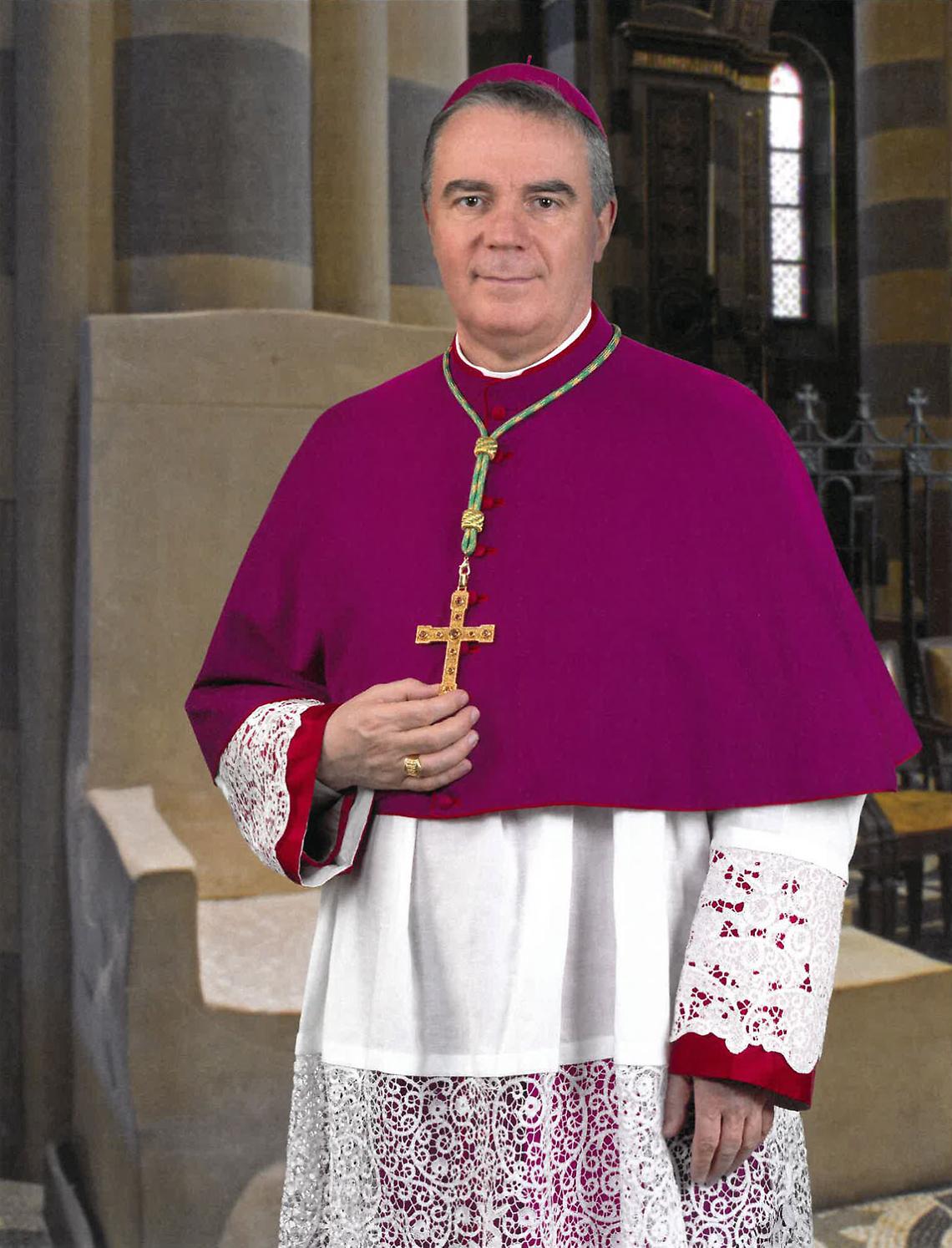 Monsignor Gianni Sacchi in visita pastorale a Verrua Savoia