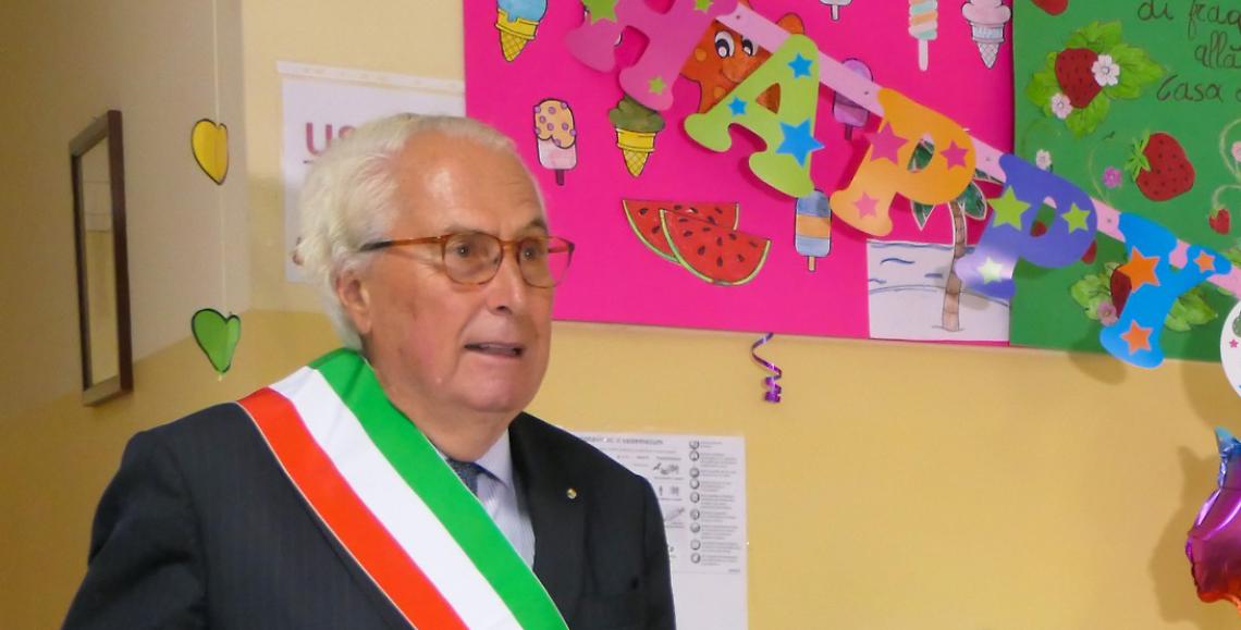 Il «momento particolare» del sindaco Scheda