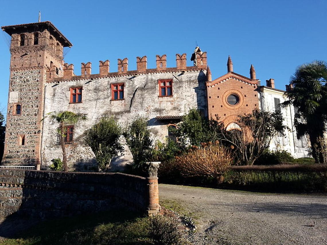 Alexina e il cavaliere: la leggenda del fantasma che ancora vaga nel castello di Banchette