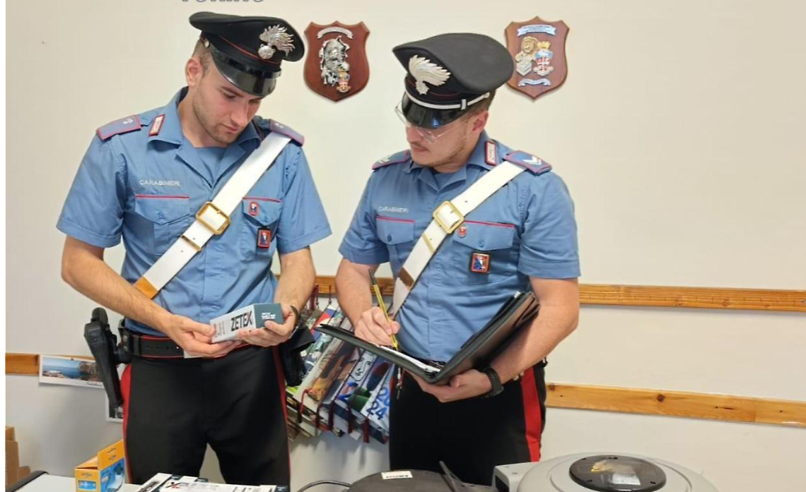 carabinieri con la refurtiva
