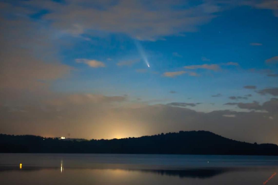La cometa C/2023 A3 Tsuchinshan-ATLAS fotografata da Ilario Manfredo ad Azeglio