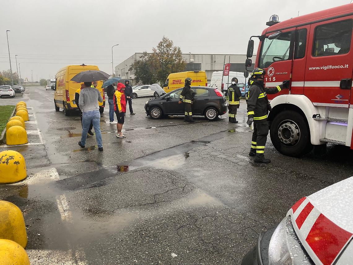 Settimo, schianto in via Tedeschi: paura ma solo un ferito lieve