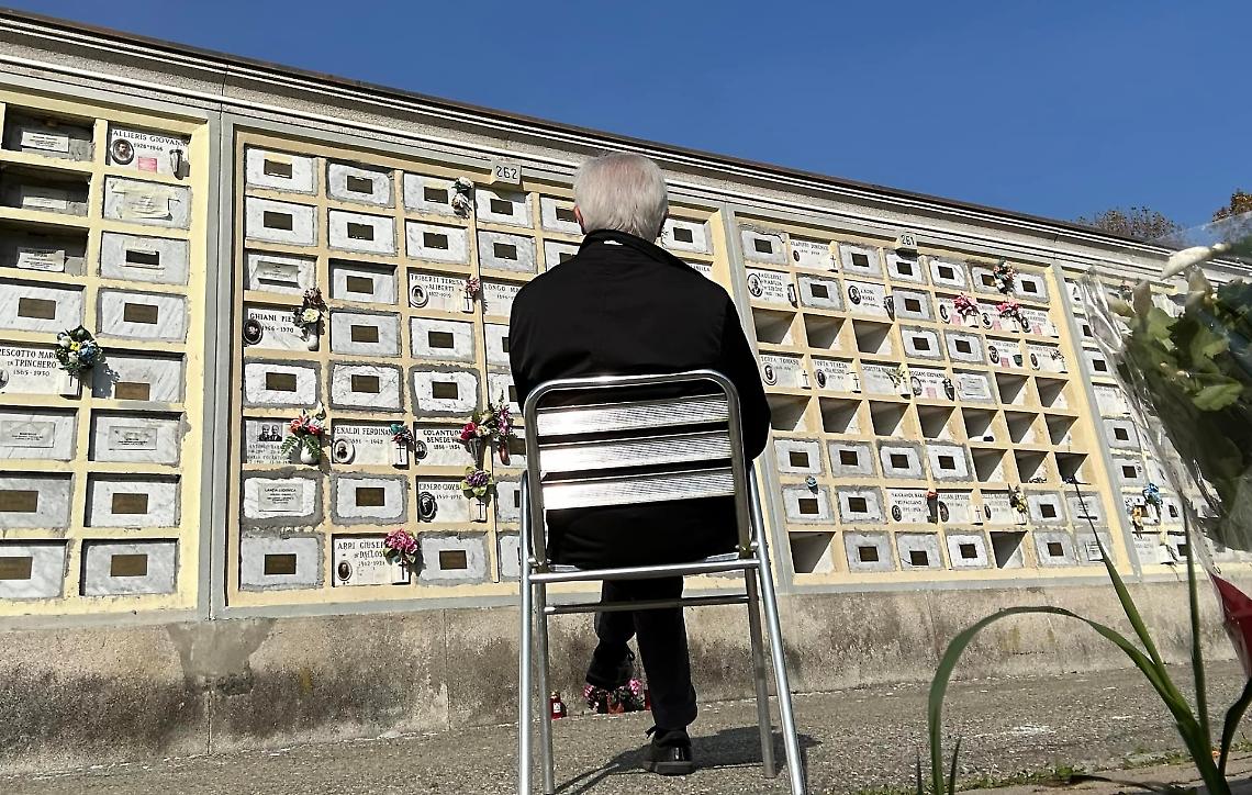 “Ferite dolorose e inutili”: Viale critica la sepoltura dei feti al Monumentale