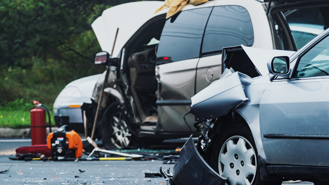 Incidente sul Raccordo Torino-Pinerolo: Tre Feriti e Traffico in Tilt