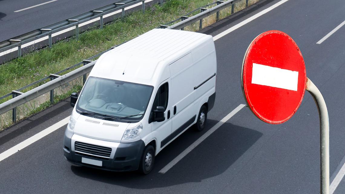 Guida contromano sulla A26
