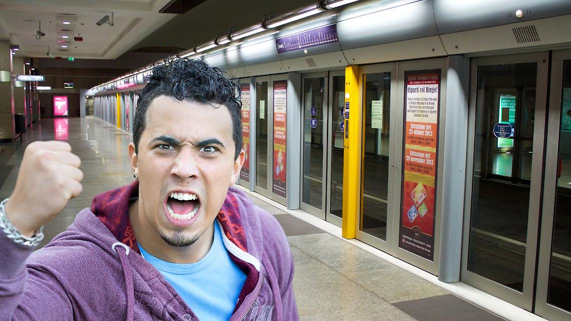 La metropolitana resta al buio