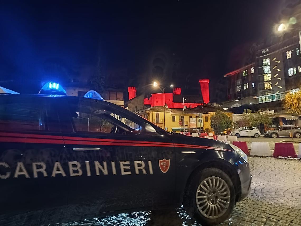 Ivrea: Controlli dei Carabinieri nel Weekend, Denunce e Sequestri per Alcol e Droga
