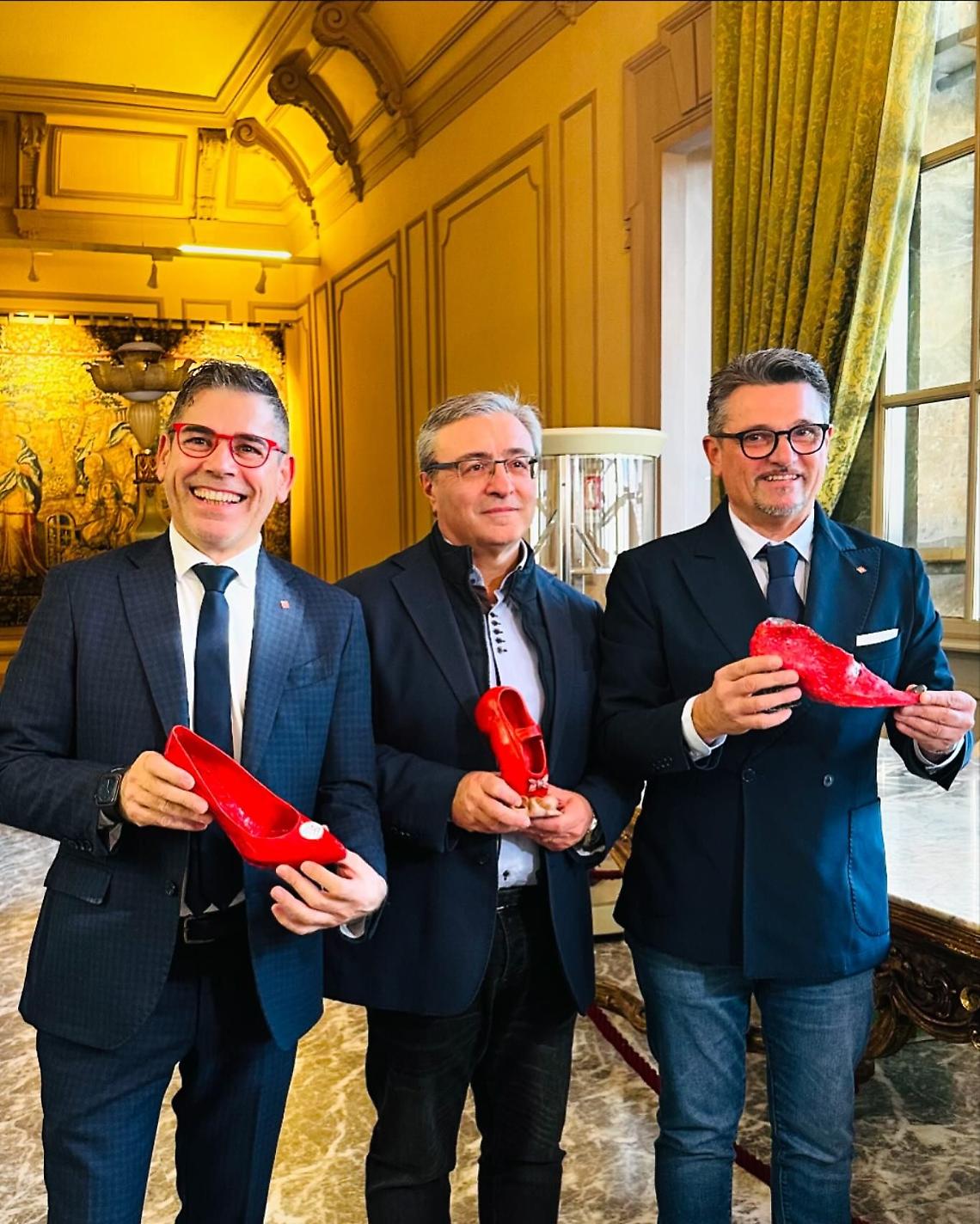 Le Scarpette Rosse di Castellamonte: Un Simbolo di Lotta e Sensibilizzazione a Palazzo Lascaris