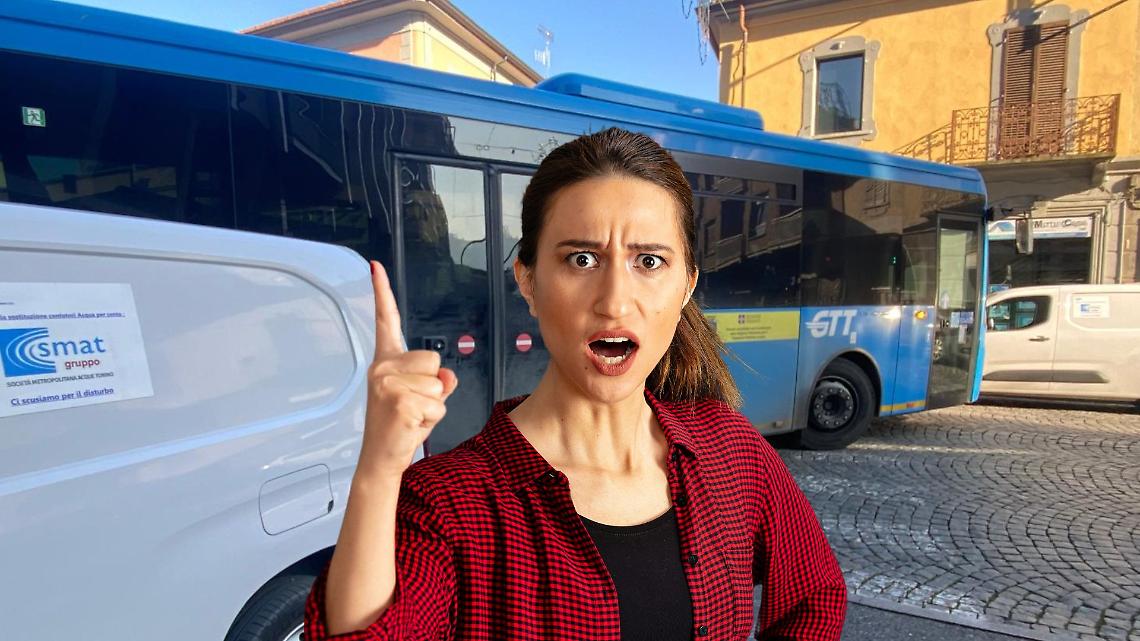 Pullman degli studenti bloccato a Chivasso per due furgoni di SMAT
