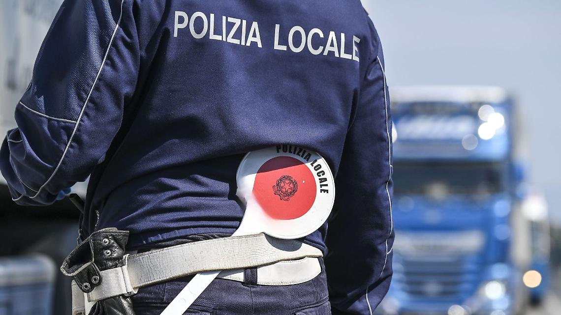 Incidente sulla statale 565 a Ivrea: tre auto coinvolte, paura sul rettilineo