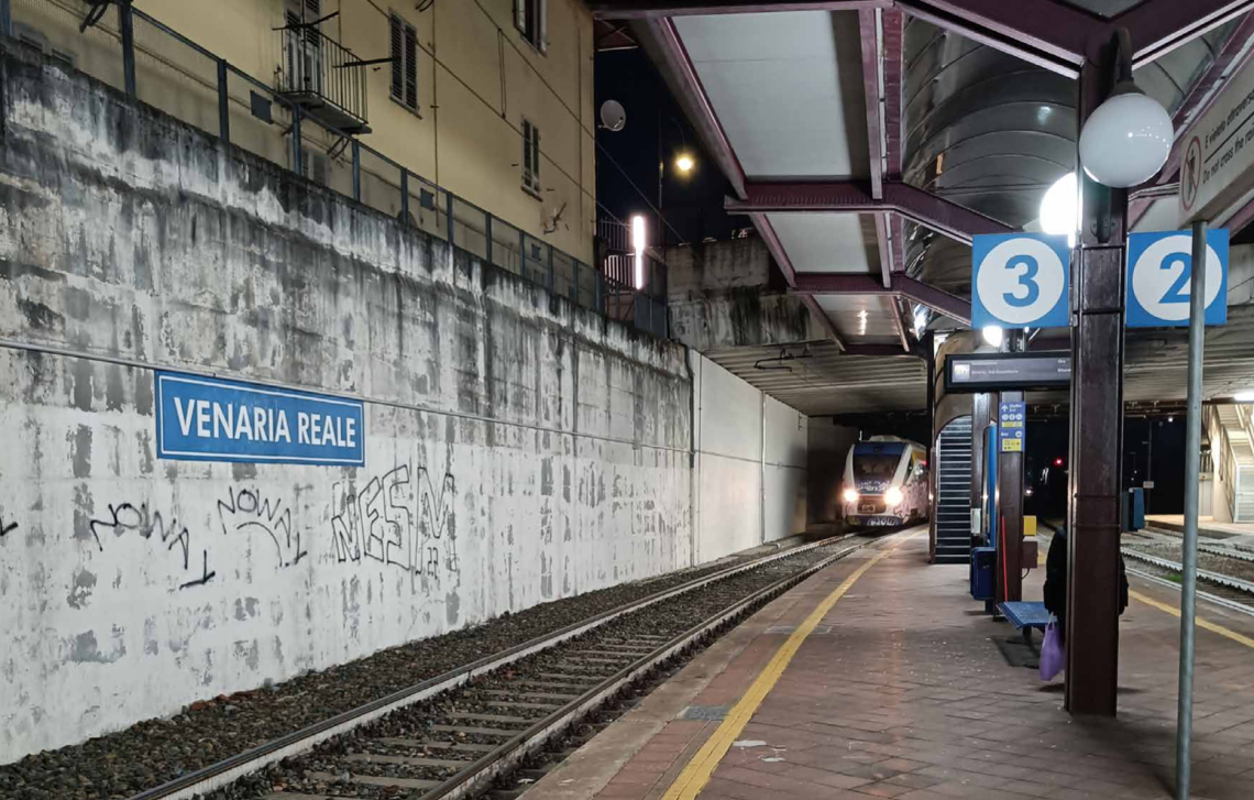  In Piemonte le peggiori linee ferroviarie d’Italia. Degrado e disagi quotidiani per i pendolari 