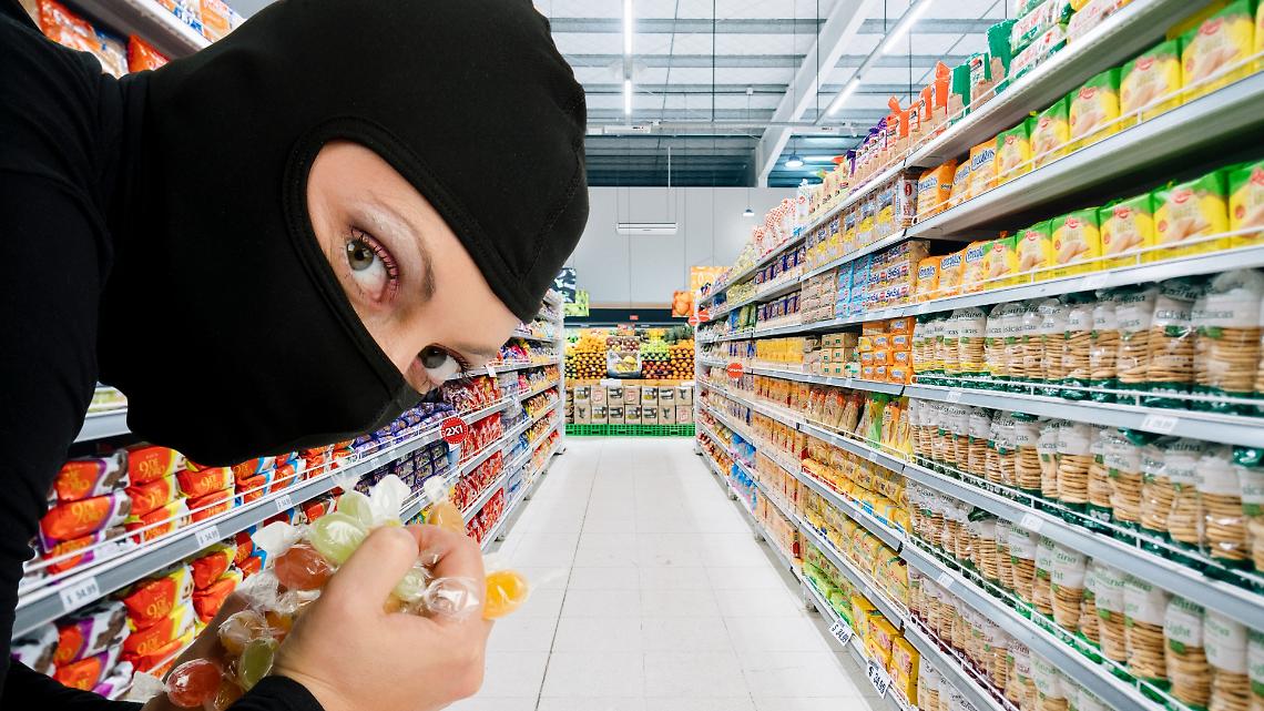 Tentato furto al Carrefour di Nichelino: arrestato un 40enne in flagranza di reato