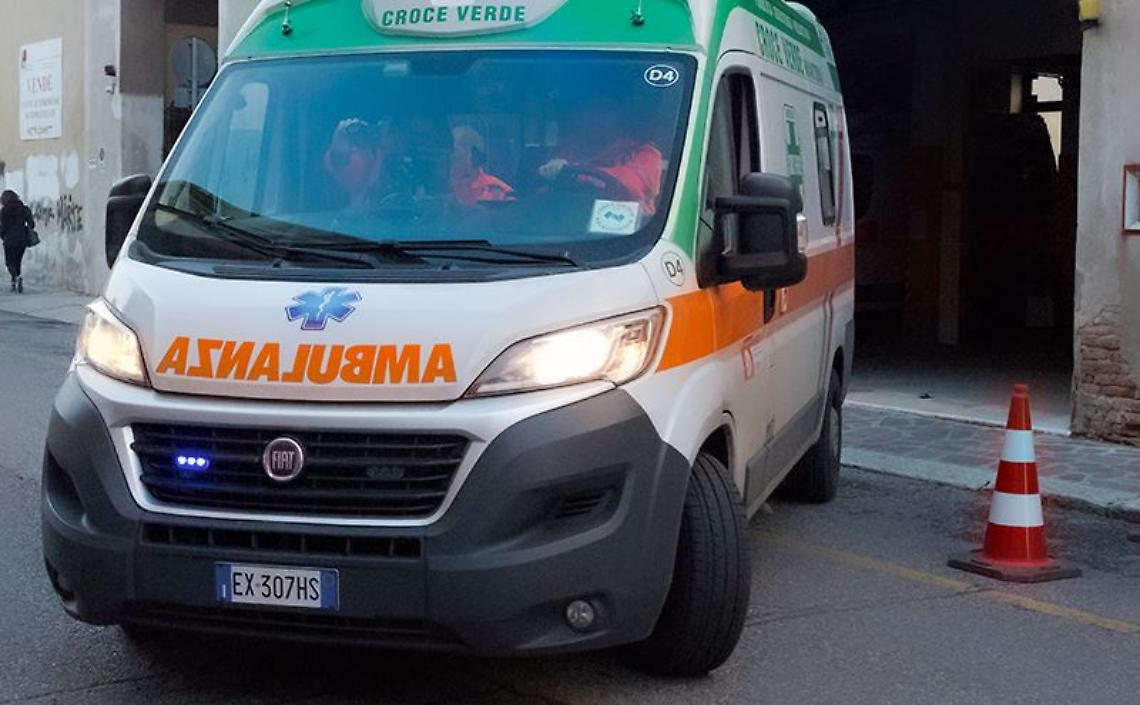 Dramma a Venaria: Petardo Esplode tra le Mani di un 15enne, Perde Alcune Dita