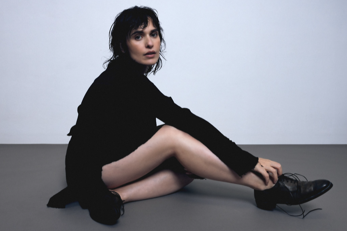 Erica Mou in concerto alla Suoneria 