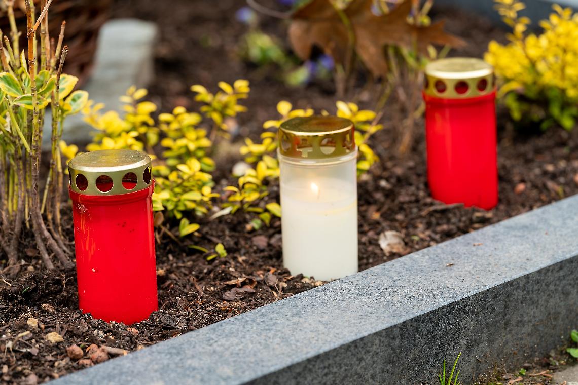 Luci votive di un cimitero