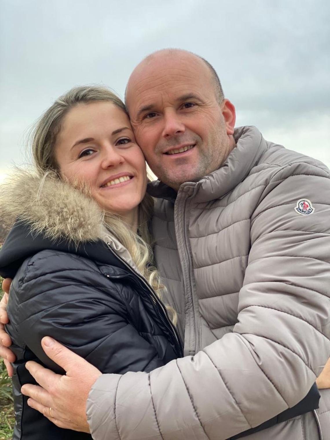 Fatmir Ara, 42 anni, in foto con la sorella Mirela