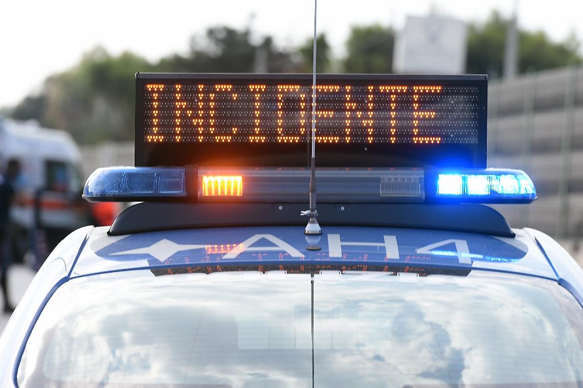 Camionista ubriaco si ribalta con un tasso alcolemico cinque volte oltre il limite: denunciato dalla Polizia Stradale
