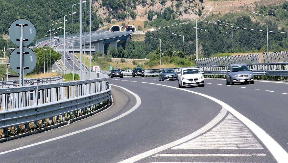 Tragedia sulla Torino-Savona: incidente mortale tra Marene e Rio Colorè