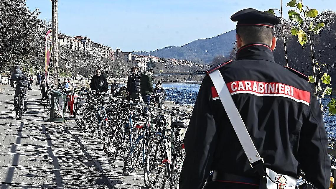 Bici lanciata ai Murazzi