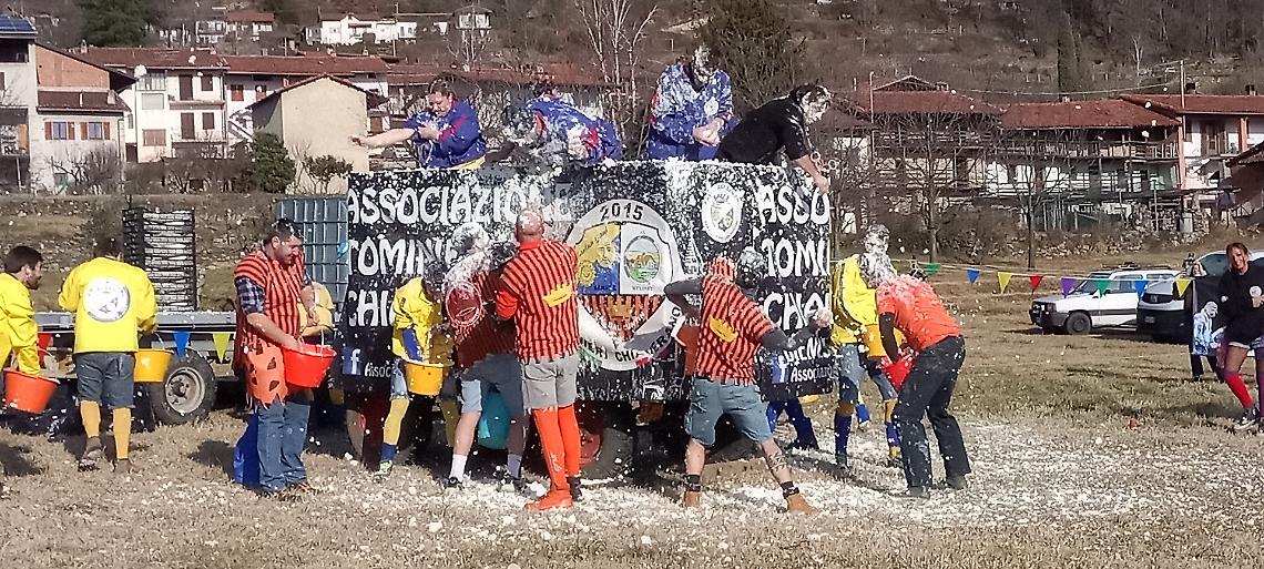 Dalla battaglia delle arance a quella dei tomini. Nei dintorni di Ivrea si fa sul serio!