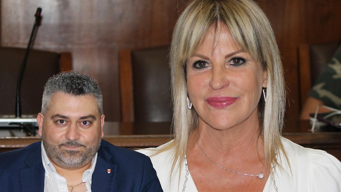 Forza Italia “stampella” del Pd a Chivasso. La consigliera Marta replica: "Chiacchiere da bar"