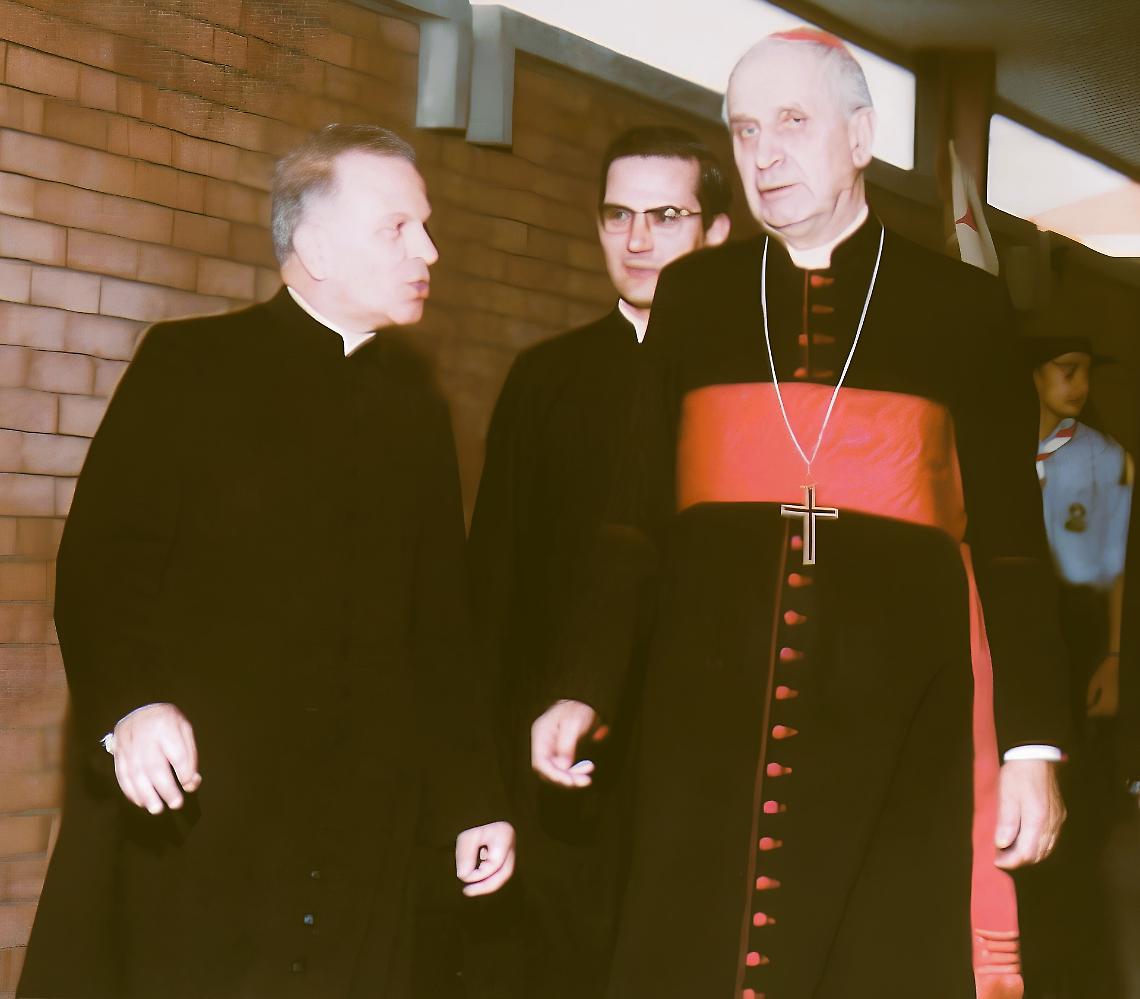 10 giugno 1972, il card. Pellegrino col can. Guglielmo Pistone alla consacrazione della chiesa di San Vincenzo a Settimo