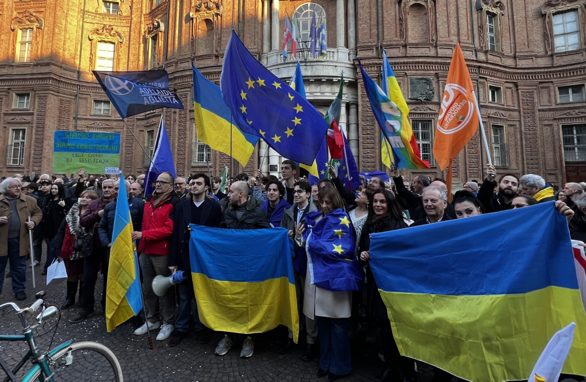 Torino in piazza: "Chi abbandona l'Ucraina tradisce la democrazia"