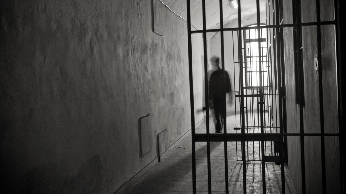 Carceri piene, reati in calo: il paradosso italiano del 2025