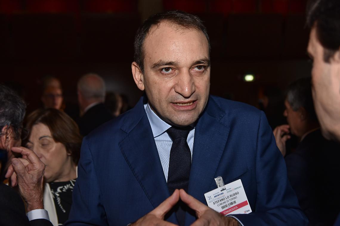 Stefano Lo Russo in caduta libera. Torino lo boccia senza appello e guarda gi&agrave; oltre