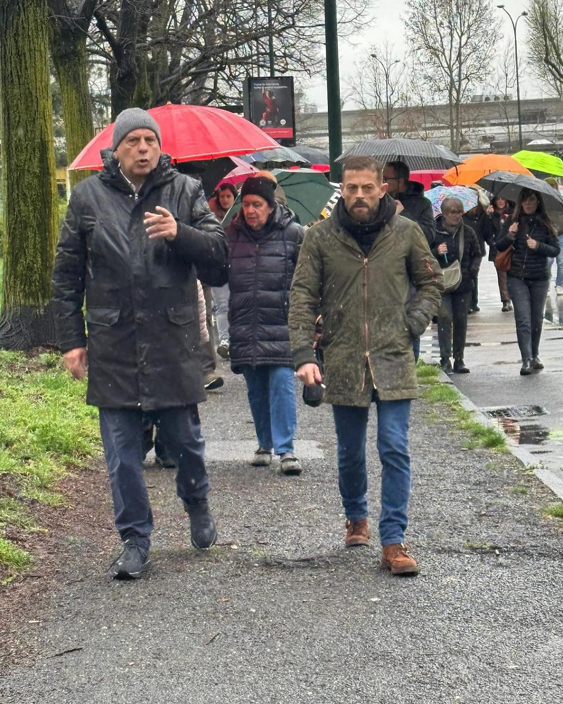 Mirafiori Nord allo sbando: baby gang, bivacchi e accampamenti abusivi. Residenti esasperati scendono in piazza