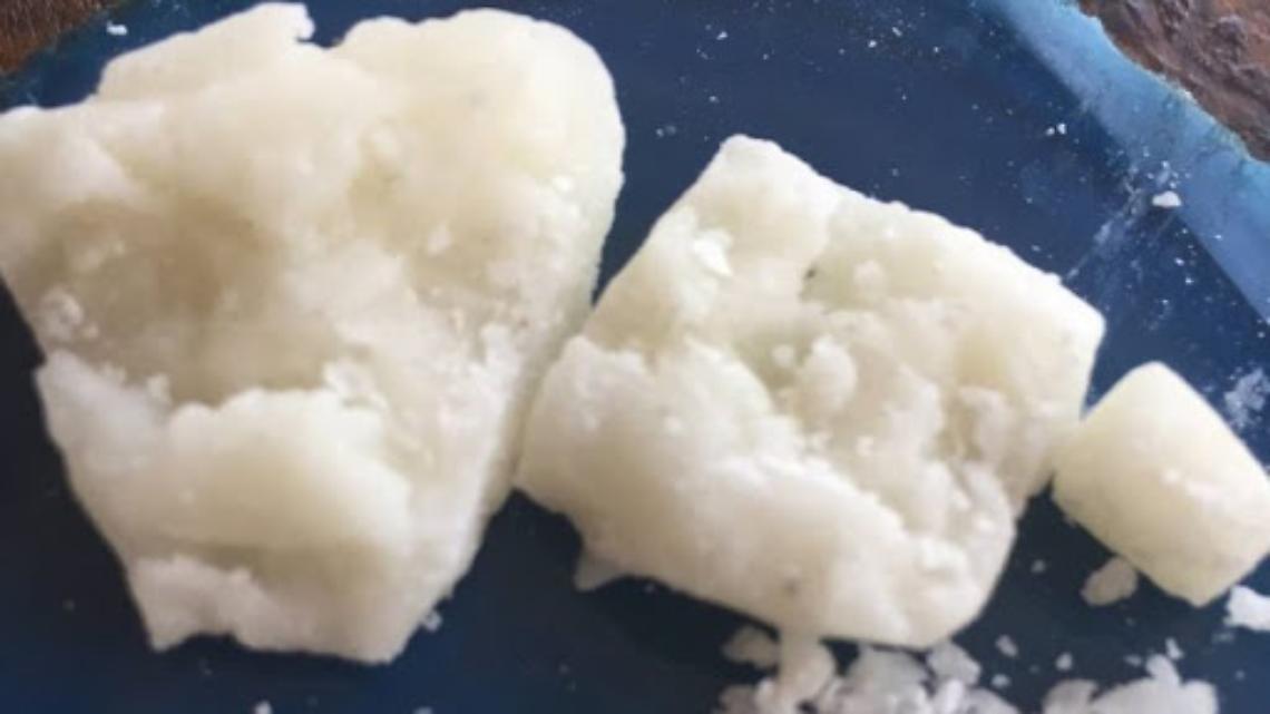 Spacciatori sorpresi dai carabinieri: ingeriscono la droga e finiscono in ospedale