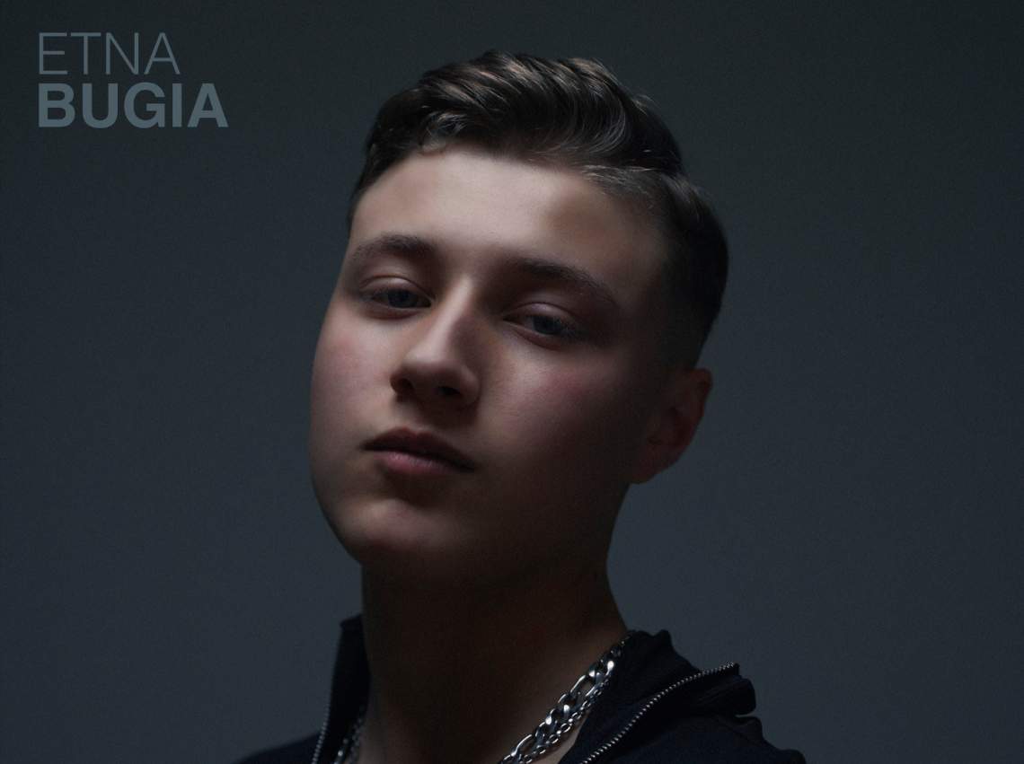 Etna. Il giovane cantante debutta con Warner Music Italy e festeggia nella sua città natale