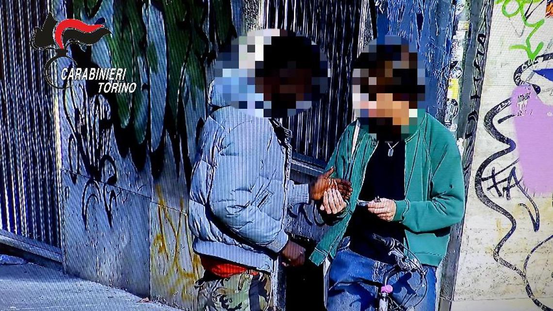 Operazione antidroga, sgominata una rete di spaccio agli studenti in città