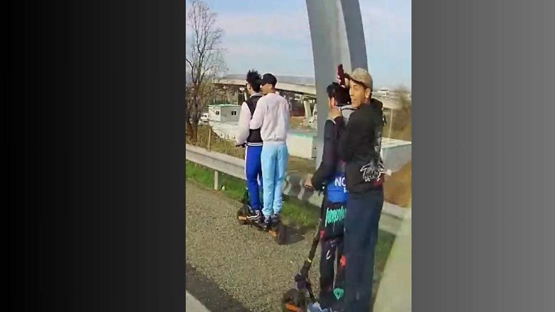 Monopattini in tangenziale: l'incoscienza corre sul raccordo della Falchera