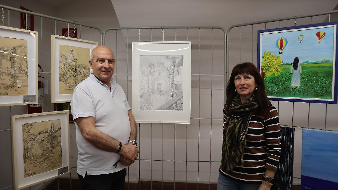 Da bambino scaricava cassette al mercato, oggi dipinge quadri. Due storie di impegno e passione per l'arte