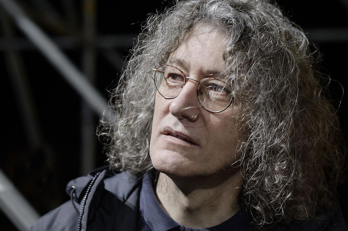 Nel bosco di Casaleggio, a caccia del futuro che ci toglierà il lavoro